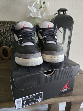 Air Jordan Retro OG Black Gray White Sneakers Size 5.5Y Or 7W